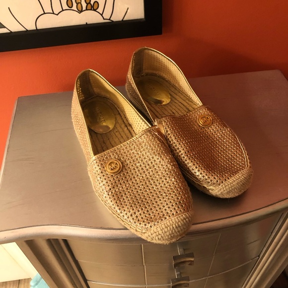 Michael kors size 6.5 shoes. 🍀* - Picture 1 of 5